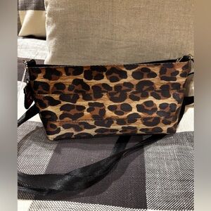 Harveys Classic Leopard Convertible Clutch VEUC